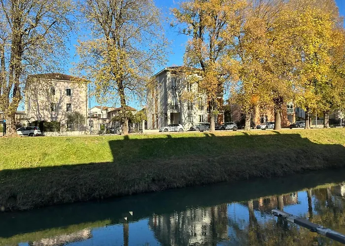 Casa Mirandola Al Borghetto