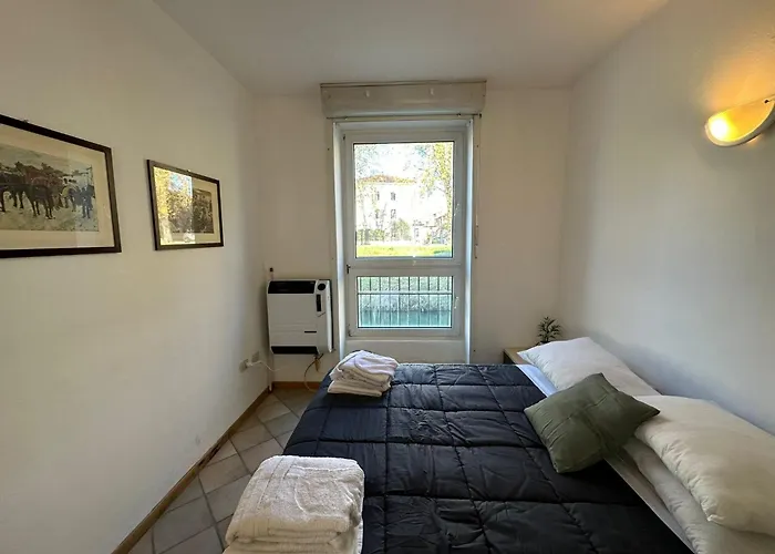 Casa Mirandola Al Borghetto アパート